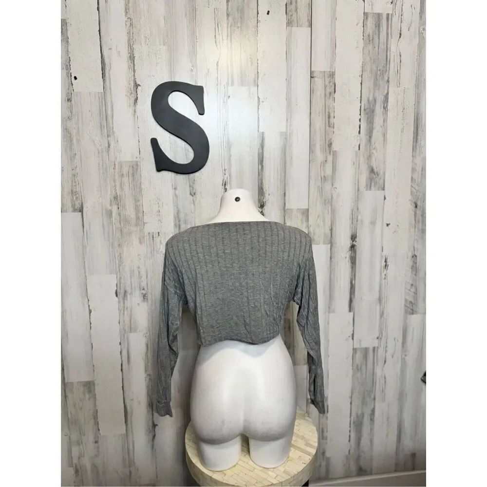 Akira gray crop top - Picture 5 of 6